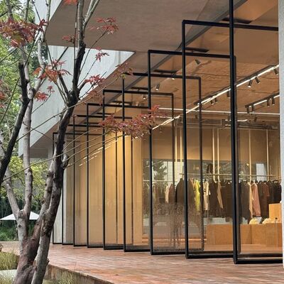 Buen precio Puertas Pivotantes de Aluminio Premium Personalizadas con Diseño Moderno, Impermeables, 5+ Años de Garantía para Uso Residencial en línea